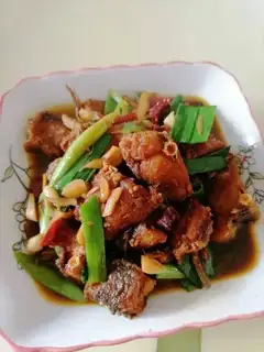 Garlic seed burning fish