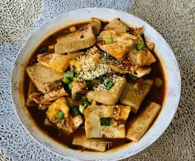 Pyramid tofu