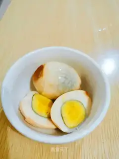 Five spicy tea eggs