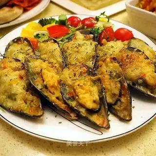 Garlic vanilla butter, green mouth