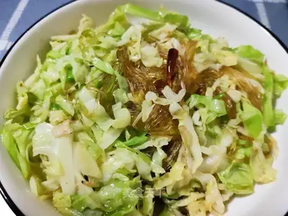Spicy fan cabbage