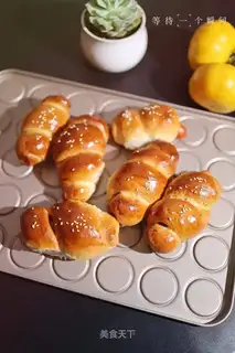 Hot dog roll