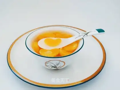 Sugar, honey and orange cans