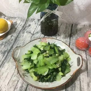 Garlic on the sea green