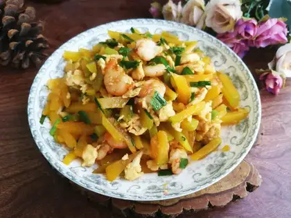 Shrimp pumpkin fried eggs