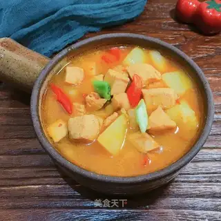 Curry chicken and potatoes