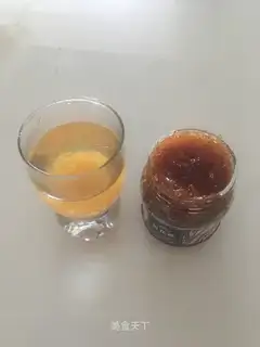 A grapefruit tea