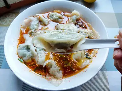Sour soup dumplings
