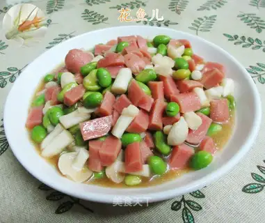 Seafood mushrooms with fresh intestines and beans