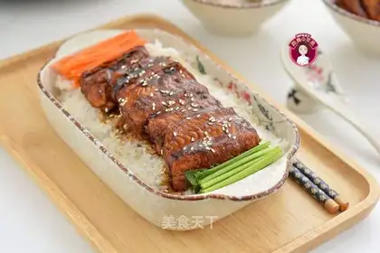 Eel rice and eel seaweed soup