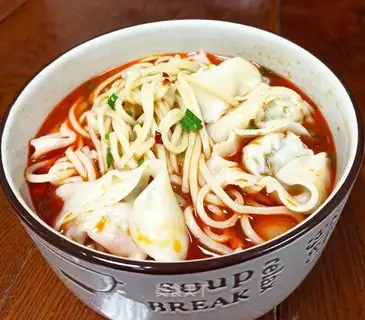 Red oil noodles