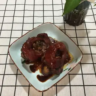 Red-burned elbows