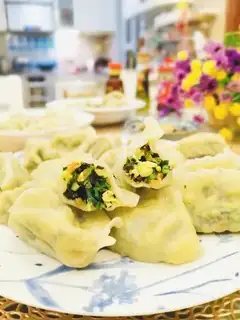 Pyramid egg dumplings
