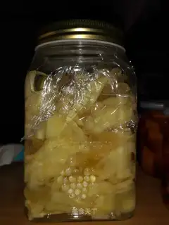Pick up the ginger