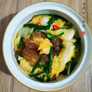 A hot cabbage fan