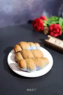 Butterbean hot dog roll