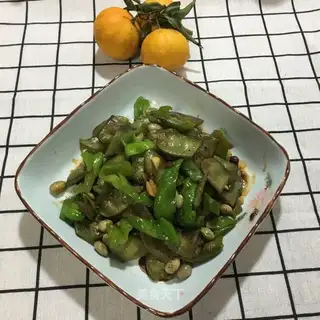 Cream peppers and lentils