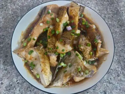 Soybeans steamed fish