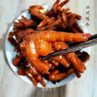 Red fowl claws
