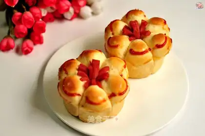 Sausage flower bread