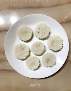 Steamed rice cake
