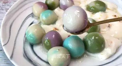 Colored soup, round water potatoes