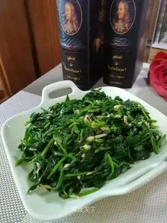 Garlic spinach