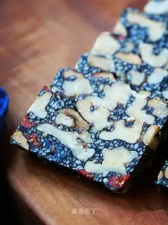Black sesame date walnuts