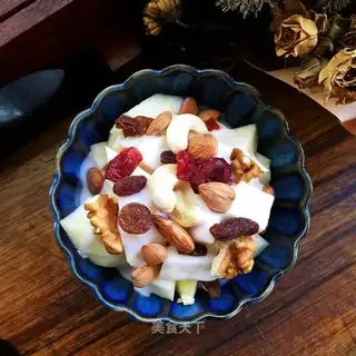 Dry yogurt and apple