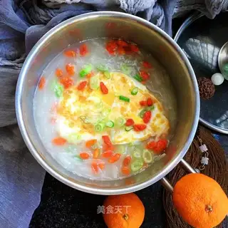Fried omelet soup