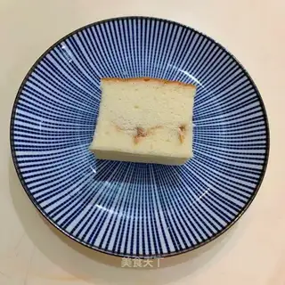 The meat pine and the old cake