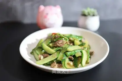 Beef cucumber