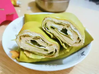 A tea towel roll