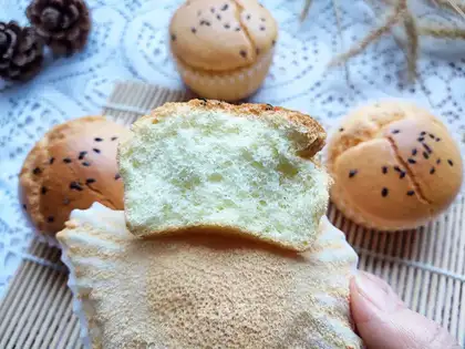 Sesame cake