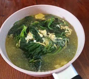 Garlic spinach egg soup