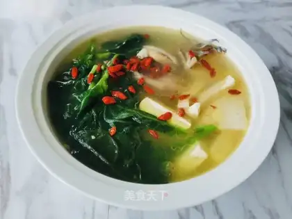 Pyramid fish, tofu, eardrum soup