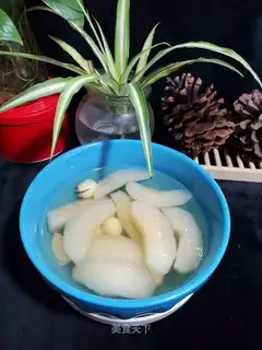 Lily Lotus Pear