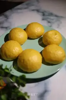 Pumpkin buns