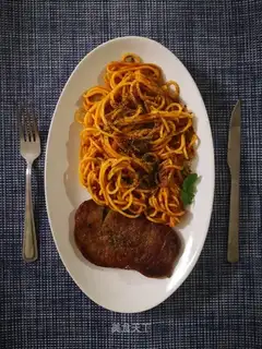 Tomato sauce pasta