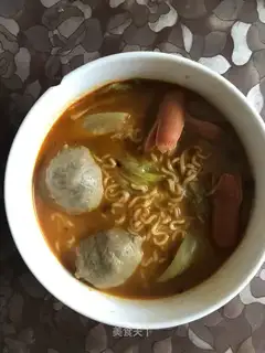 Meatball red soup noodles