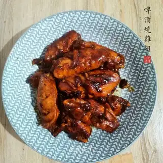 Beer and chicken wings