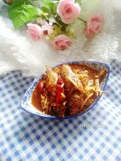 The little yellowfish with bean petal sauce