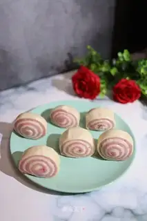 Potato-coloured buns