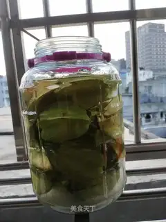 Sour peach water