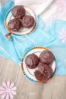 raisin, black rice cake