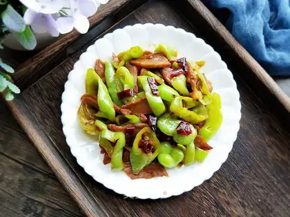 Pyramid radish