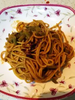 Spicy dry noodles