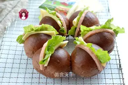 Black rice round of cheese, breakfast bread