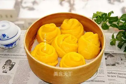 Pumpkin rolls