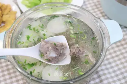 White radish steak soup